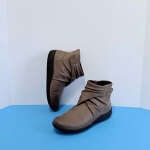 Clarks Womens Sillian Tana Bootie Flat Heel, Pewter, Women Size 9.5M